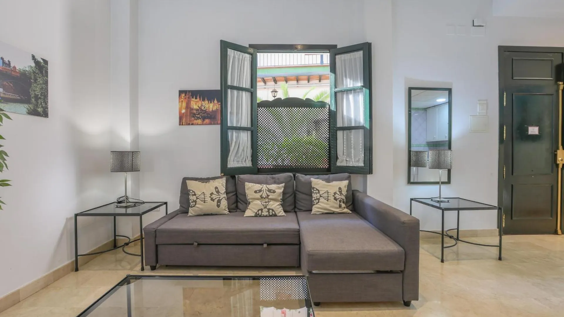 Patio De La Cartuja - 4 Pax Apartment Seville