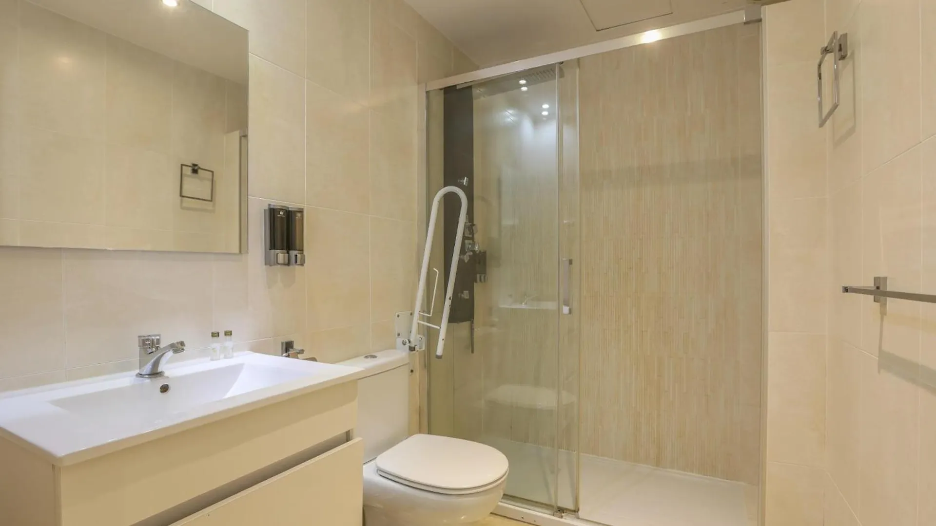 Patio De La Cartuja - 4 Pax Apartment Seville 0*,  Spain