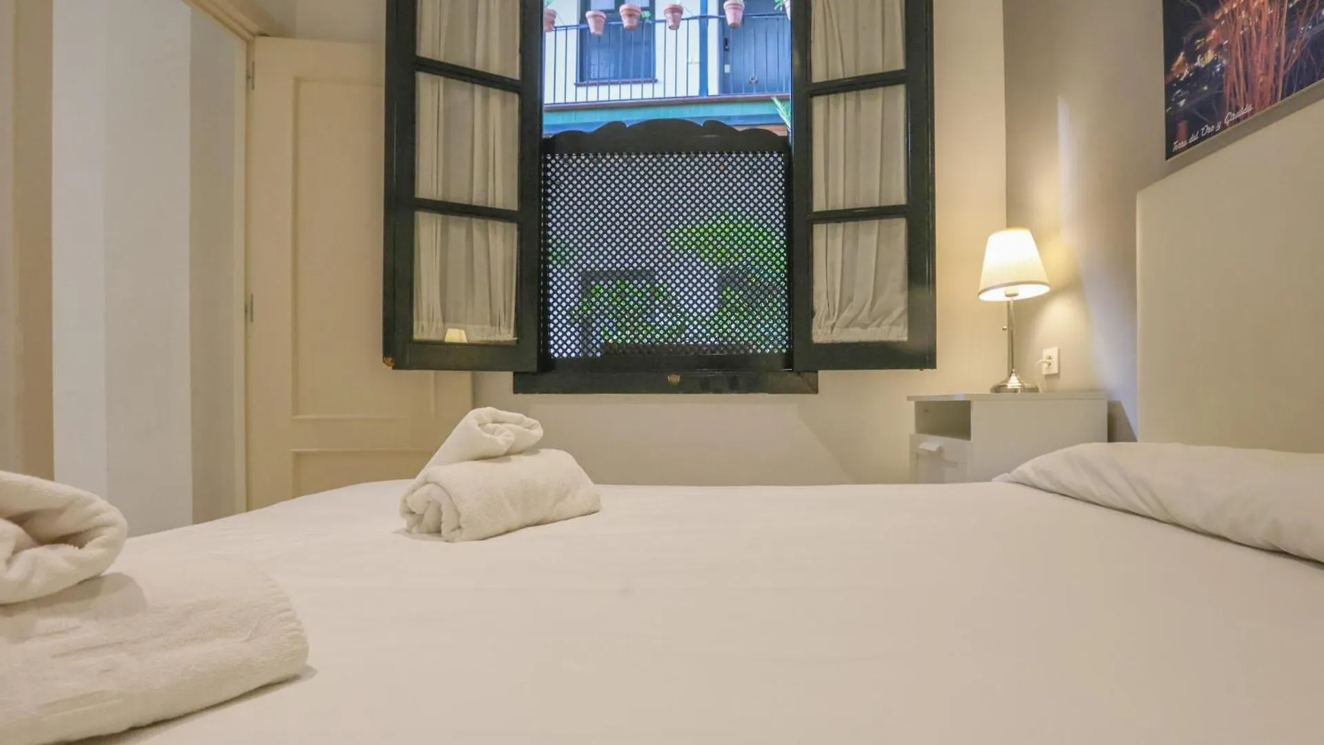 Patio De La Cartuja - 4 Pax Apartment Seville