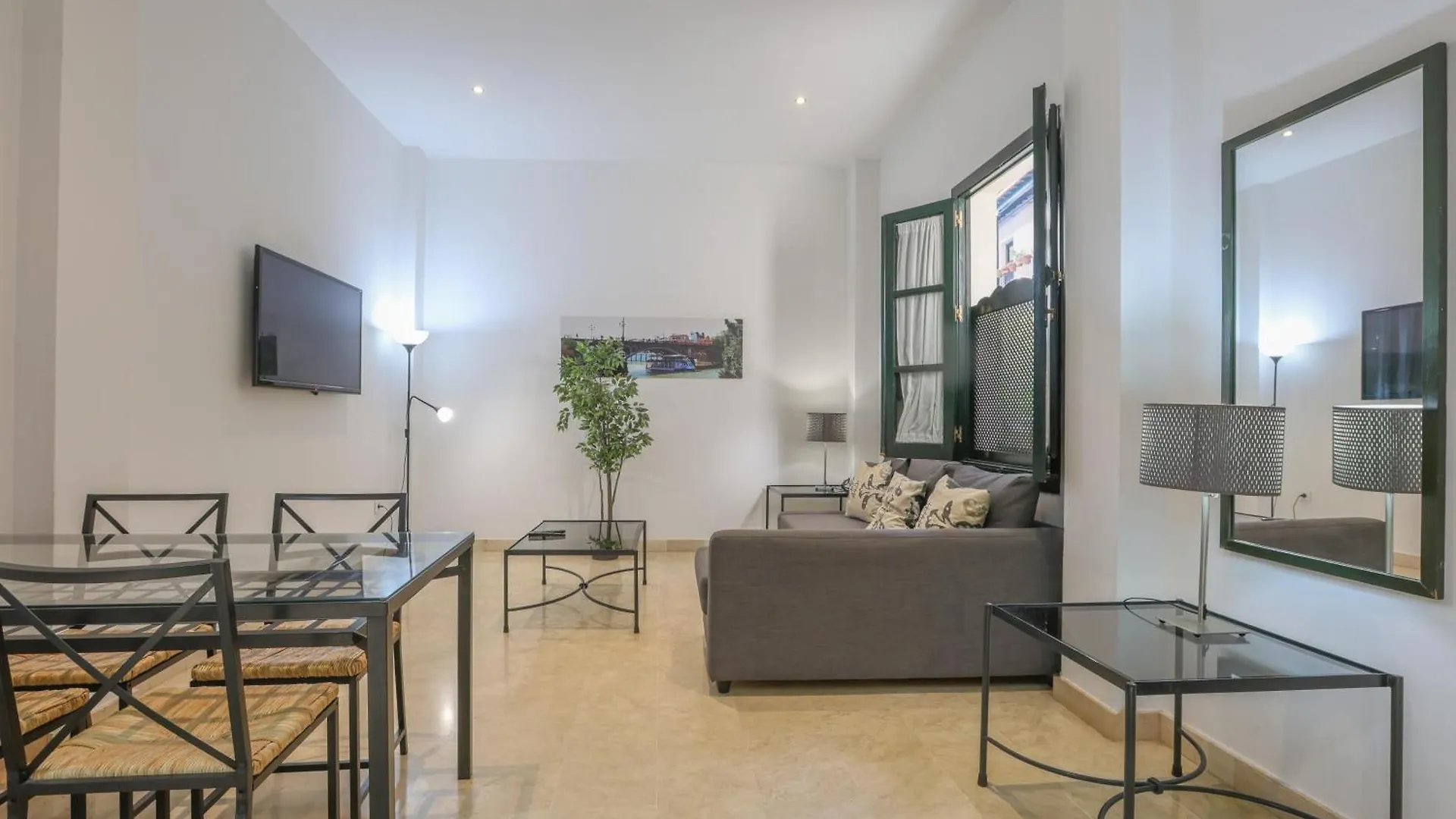 Patio De La Cartuja - 4 Pax Apartment Seville Spain
