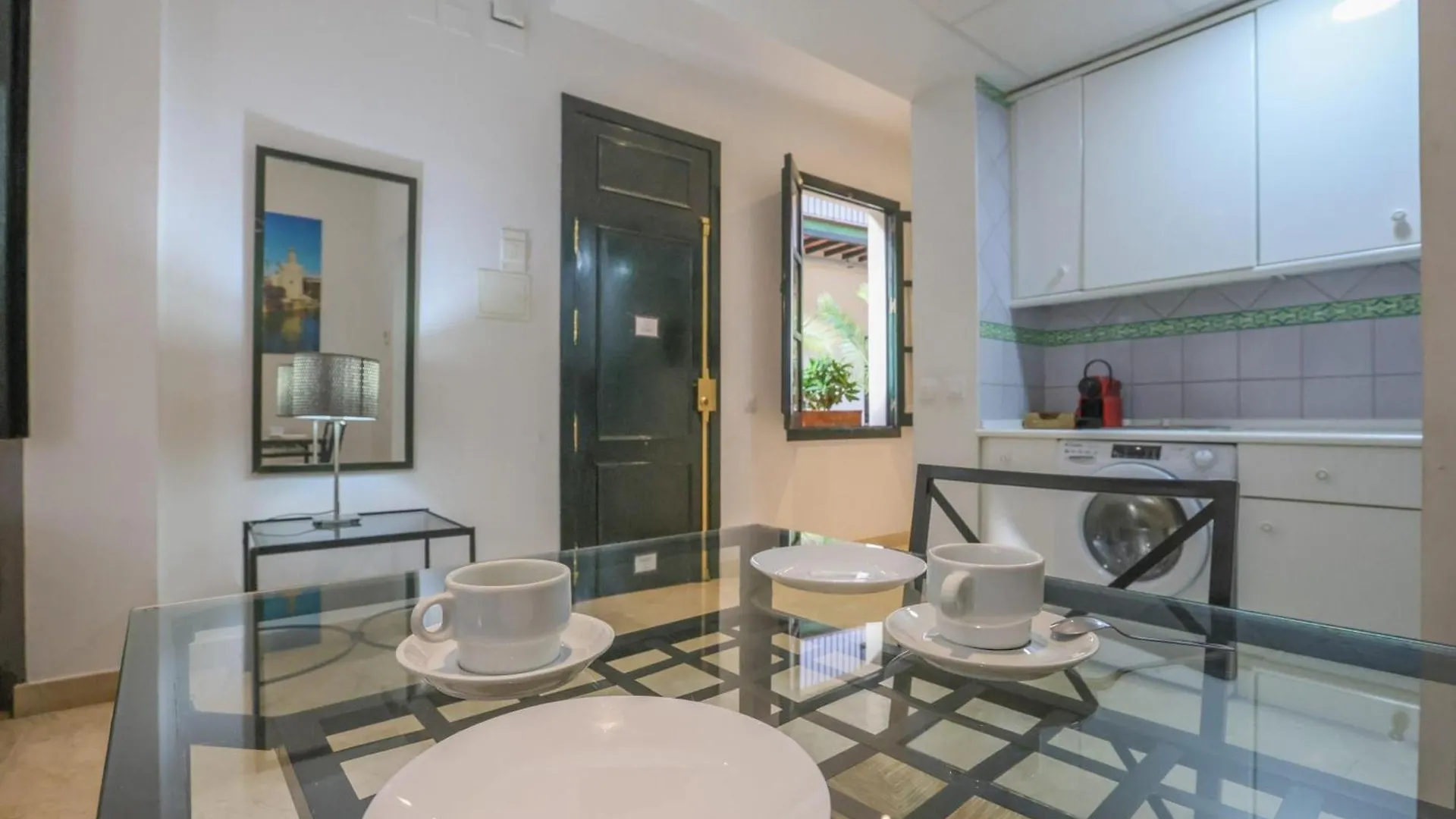 Patio De La Cartuja - 4 Pax Apartment Seville