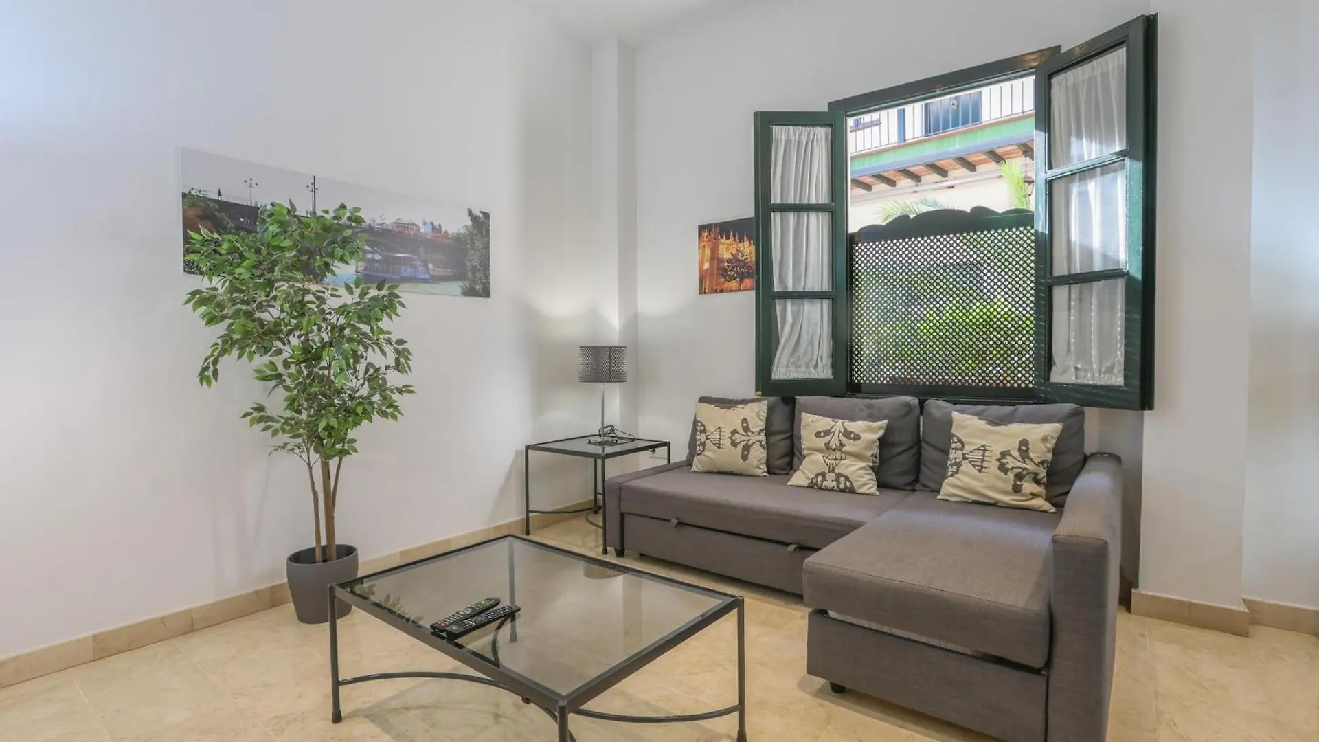 Patio De La Cartuja - 4 Pax Apartment Seville